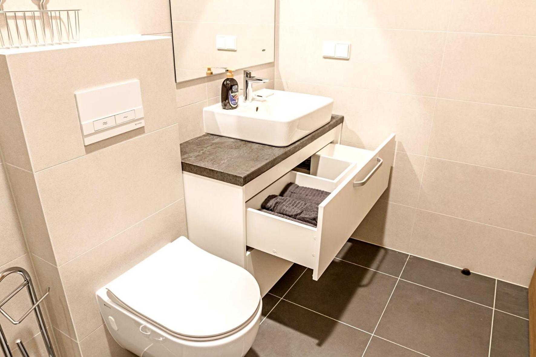 Bright 1Bd Apartment In Old Town By Hostlovers Kaunas Eksteriør bilde
